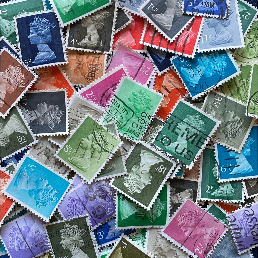 100+ Bust of Queen Elizabeth II machin Postage Stamps